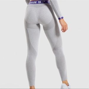 GYMSHARK LIGHT GRAY FLEX LEGGINGS